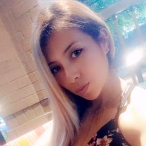 Meet your Posher, Roxana